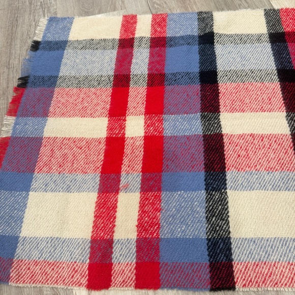 NWT Banana Republic Factory Scarf Plaid Wrap Fringed Recycled Paper Cozy Winter - Picture 7 of 7